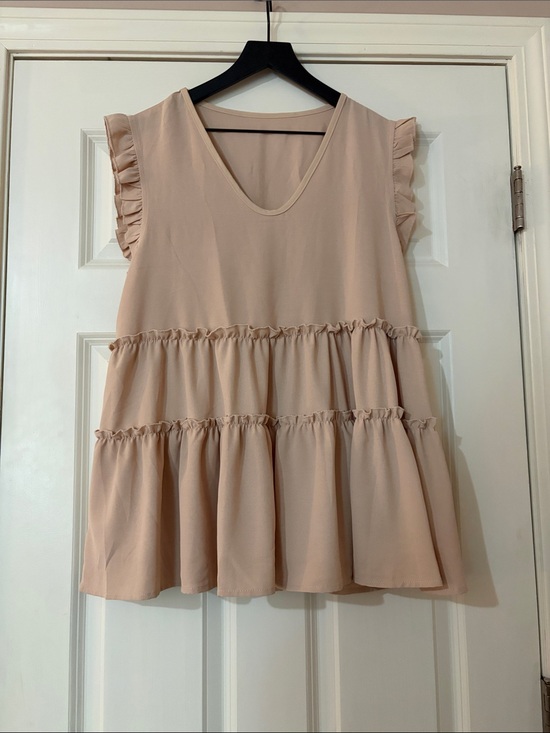 SHEIN Tops - SHEIN Cream Tiered Ruffle Sleeve V-Neck Top